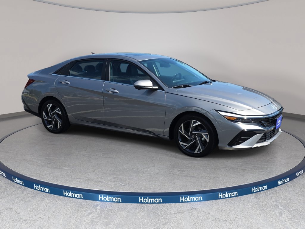 Used 2024 Hyundai Elantra Limited FWD image 3