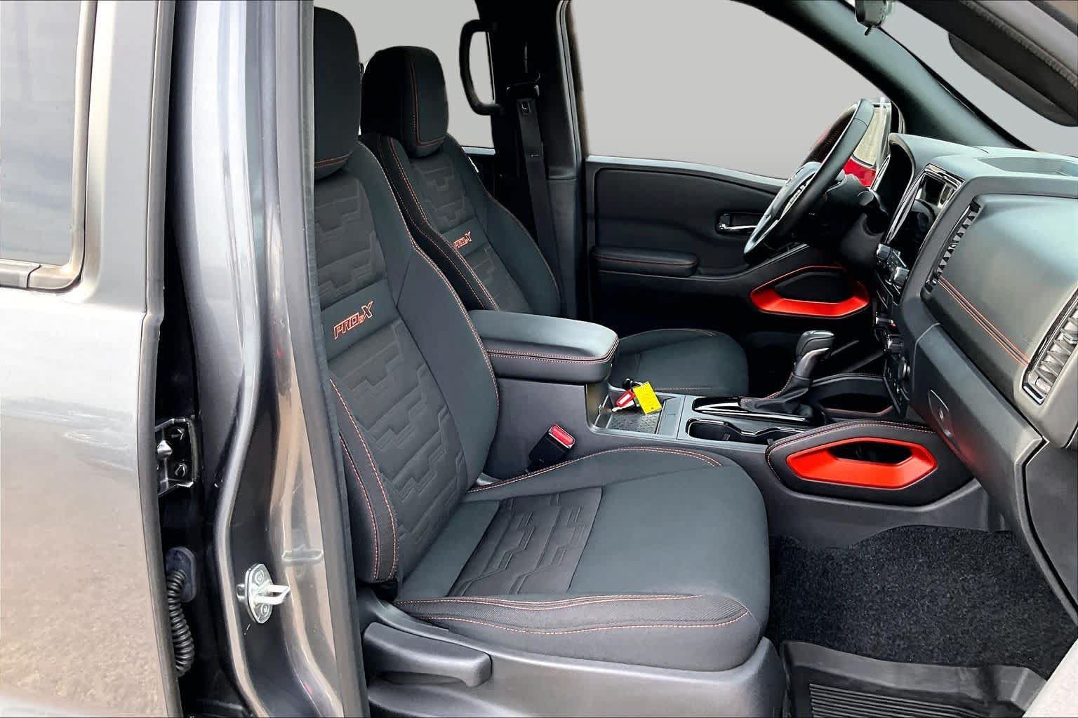 Used 2022 Nissan Frontier Pro-X RWD image 11
