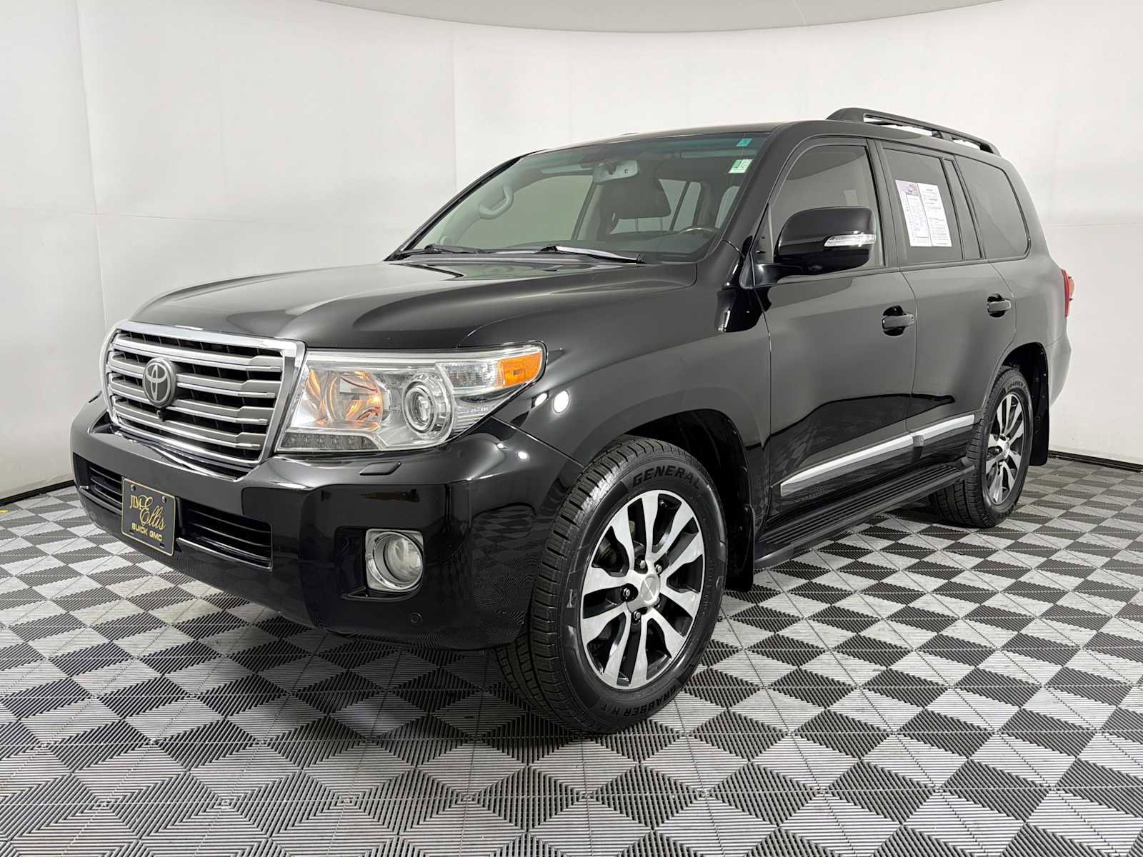 Used 2015 Toyota Land Cruiser AWD/4WD image 3