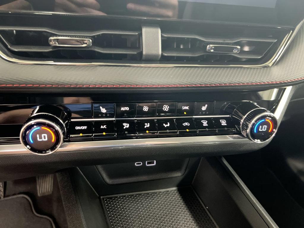 New 2027 Chevrolet Equinox RS AWD/4WD image 17