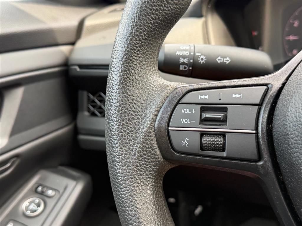 Used 2023 Honda Accord EX image 19