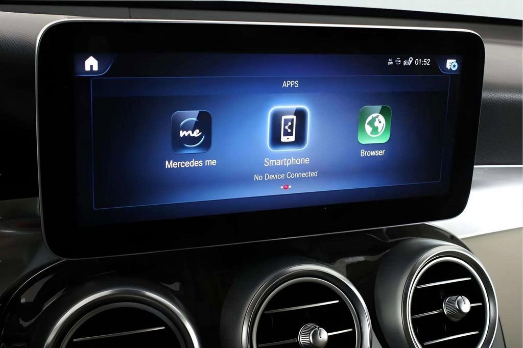 Used 2022 Mercedes-Benz GLC 300 w/ Premium Package Lite image 26