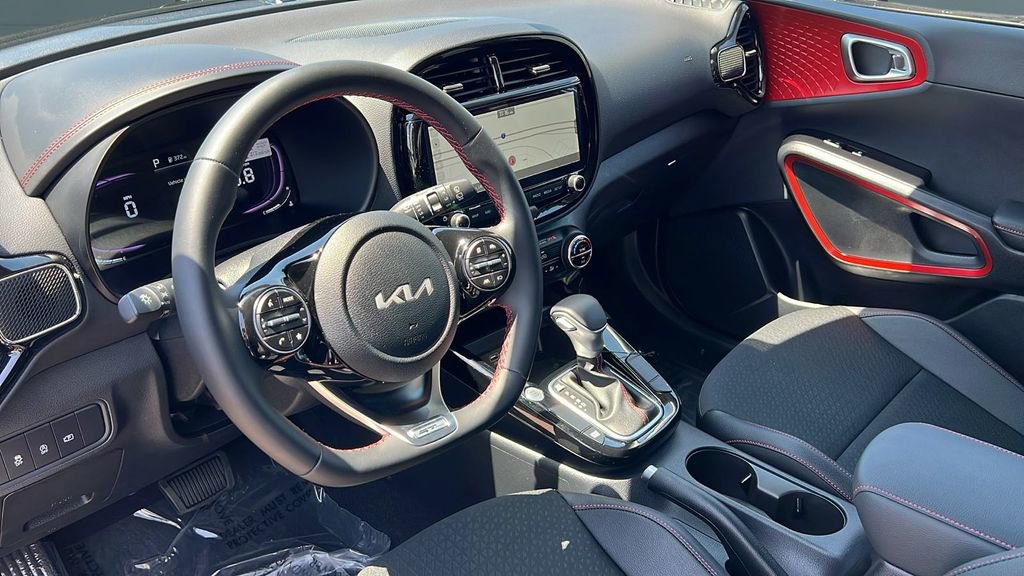 Certified 2025 Kia Soul GT-Line image 10