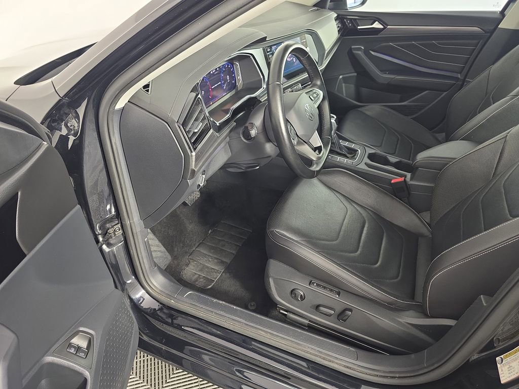 Used 2023 Volkswagen Jetta SEL FWD image 11