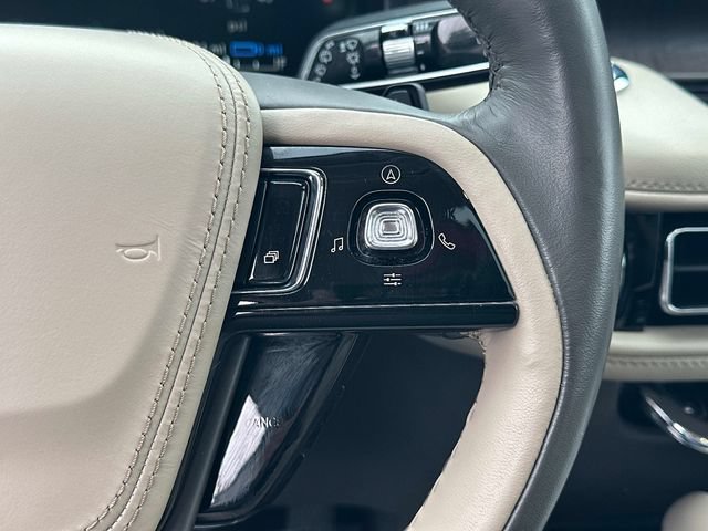 Used 2023 Lincoln Aviator Grand Touring w/ Elements Package Plus AWD/4WD image 8