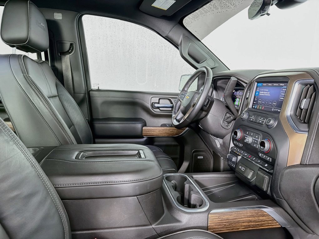 Used 2020 Chevrolet Silverado 1500 High Country w/ Technology Package AWD/4WD image 36