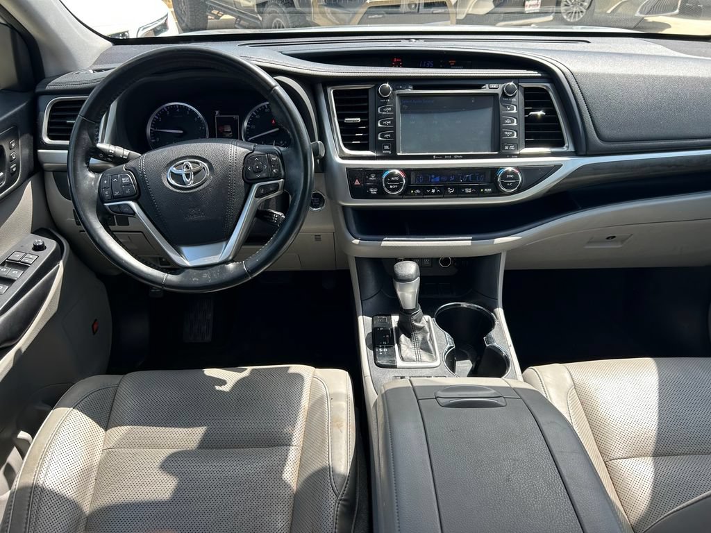 Used 2018 Toyota Highlander Limited FWD image 19