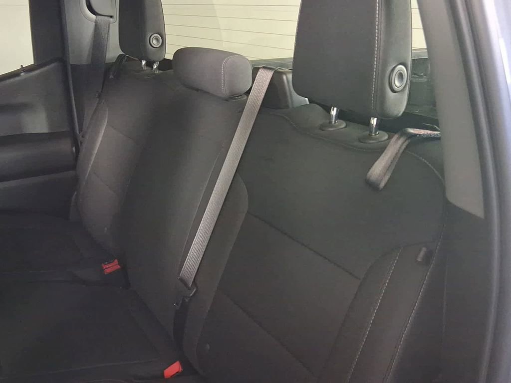 Used 2021 Chevrolet Silverado 1500 LT w/ Z71 Off-Road Package image 12