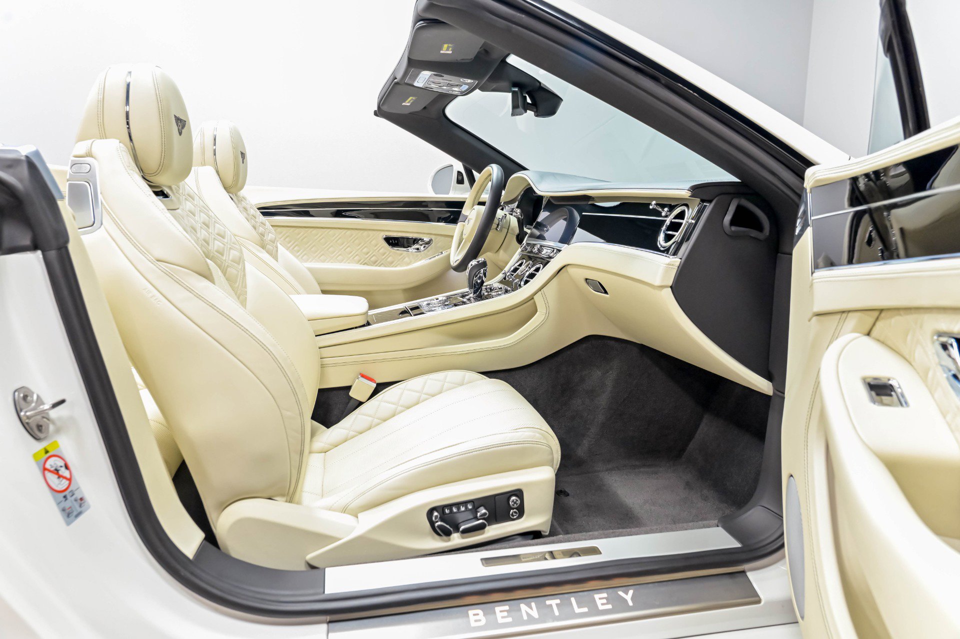 Used 2020 Bentley Continental GT AWD/4WD image 29