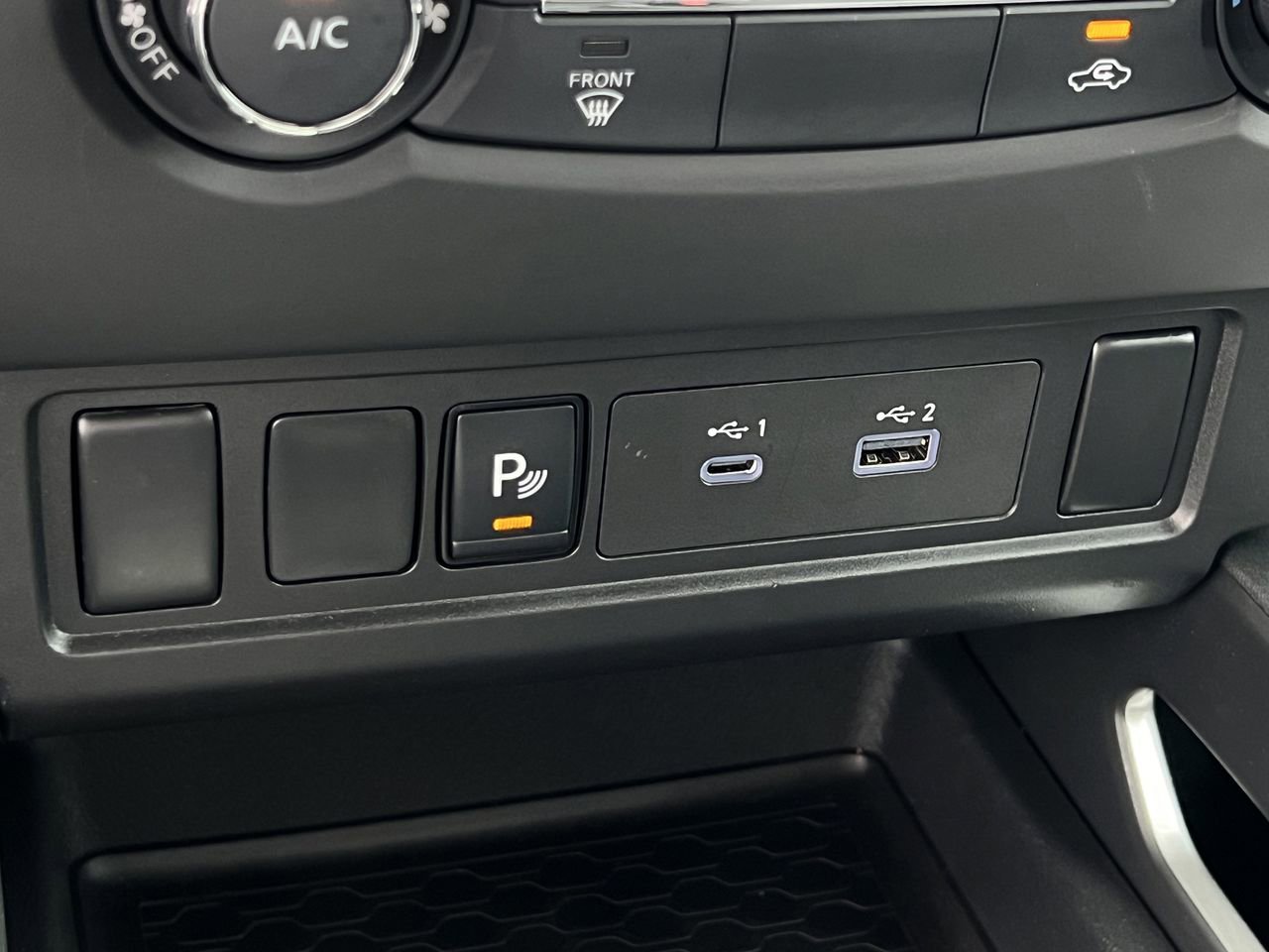 Certified 2025 Nissan Frontier SV RWD image 17