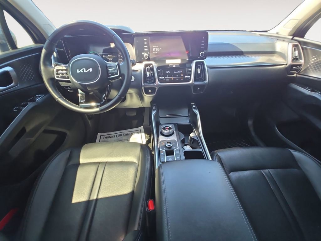 Used 2023 Kia Sorento EX AWD/4WD image 10