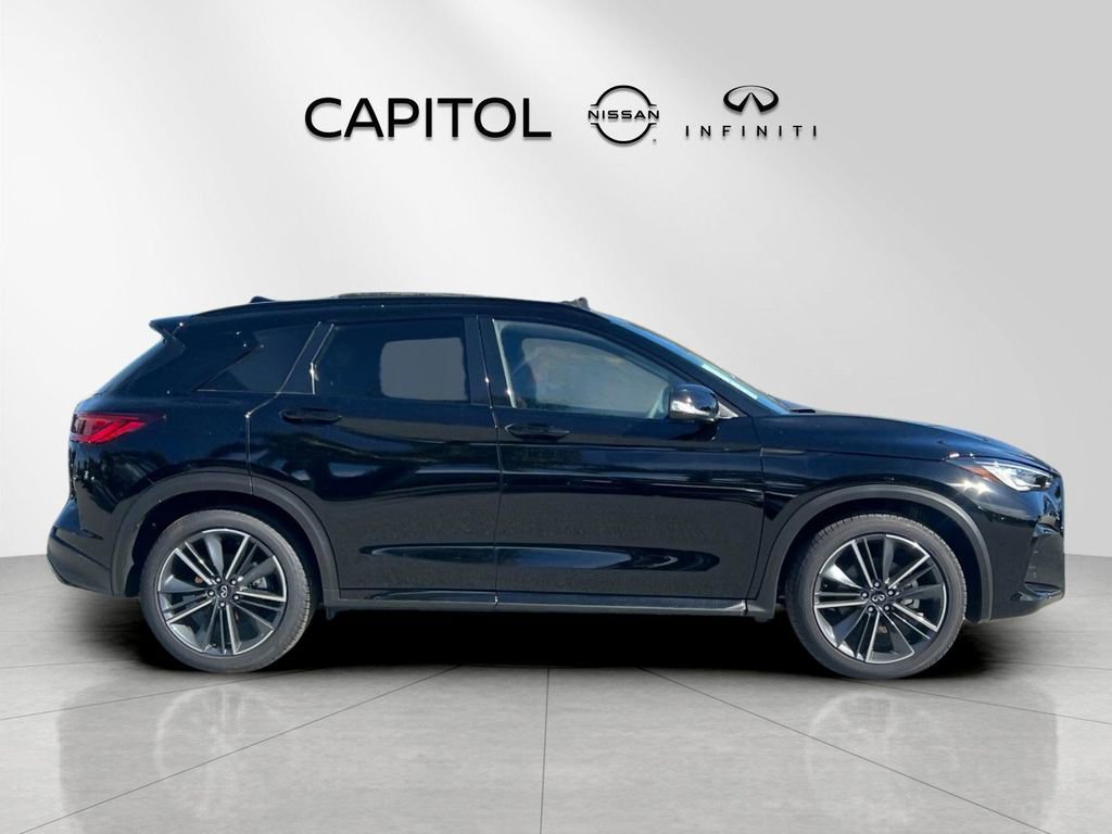 Used 2025 INFINITI QX50 Sport image 6