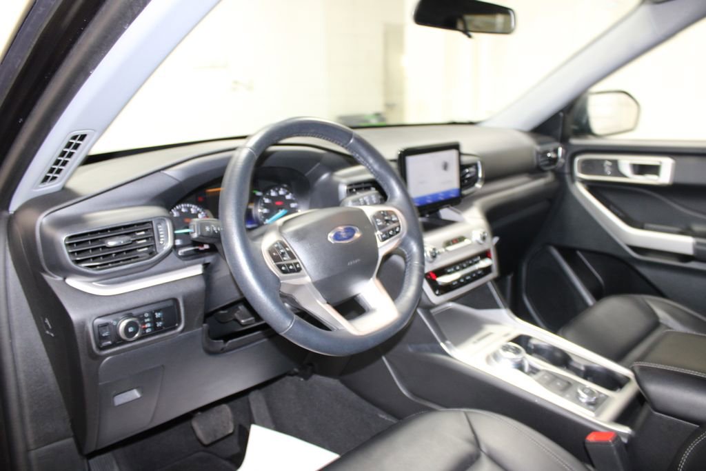 Used 2023 Ford Explorer XLT w/ Equipment Group 202A image 18