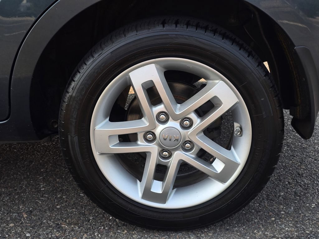 Used 2011 Kia Soul + w/ Audio Pkg FWD image 9