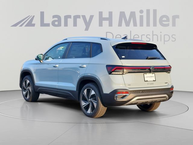 New 2026 Volkswagen Taos SE AWD/4WD image 3