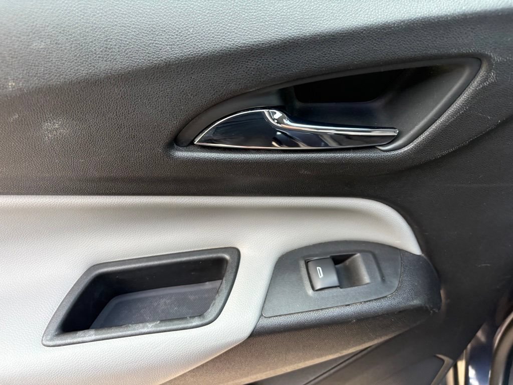 Used 2018 Chevrolet Equinox LS FWD image 37