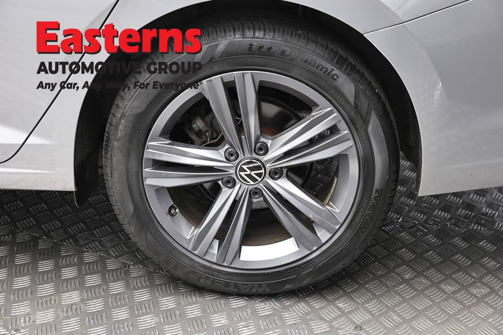Used 2024 Volkswagen Jetta SE FWD image 8