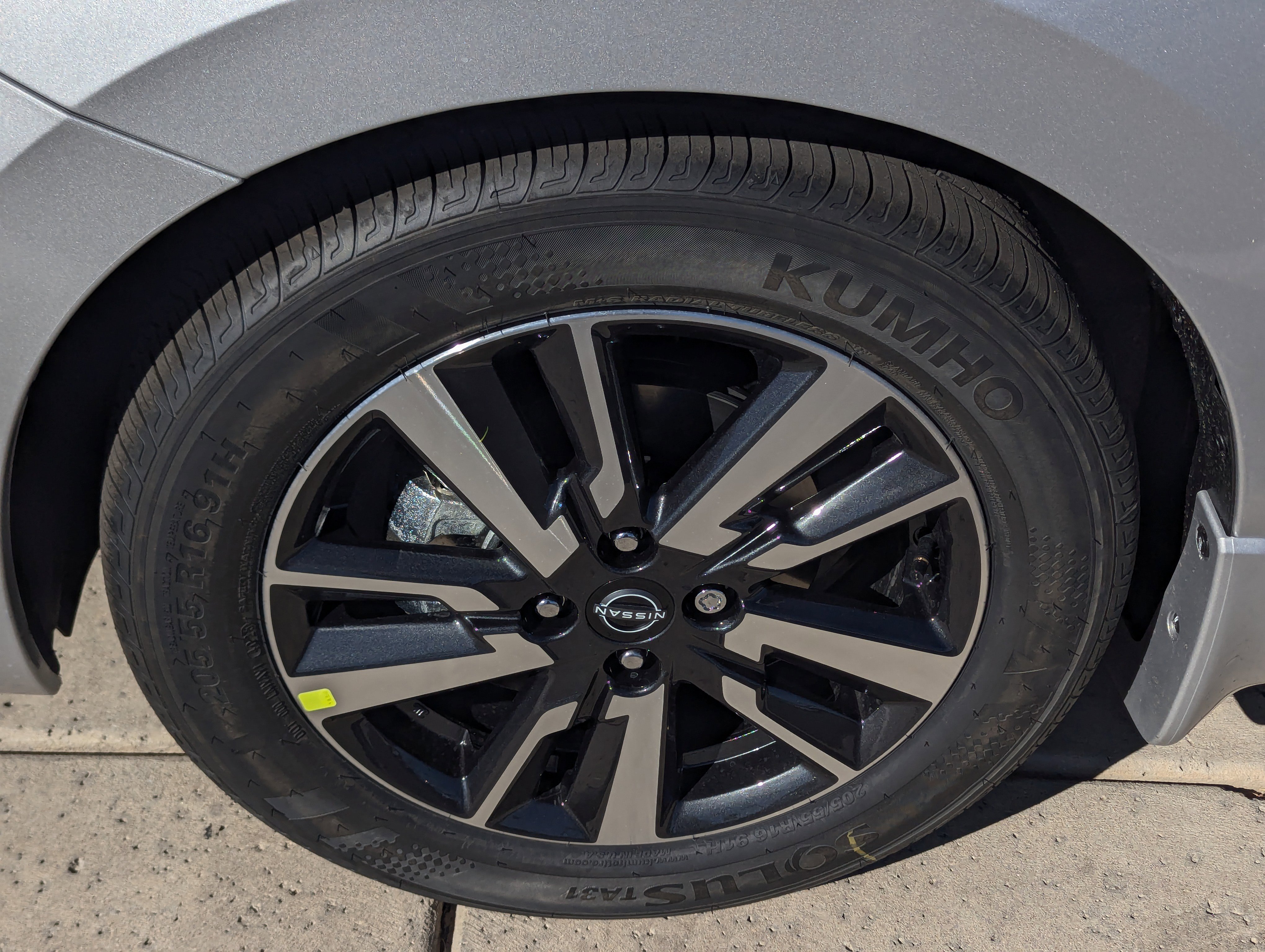 New 2025 Nissan Versa SV image 7