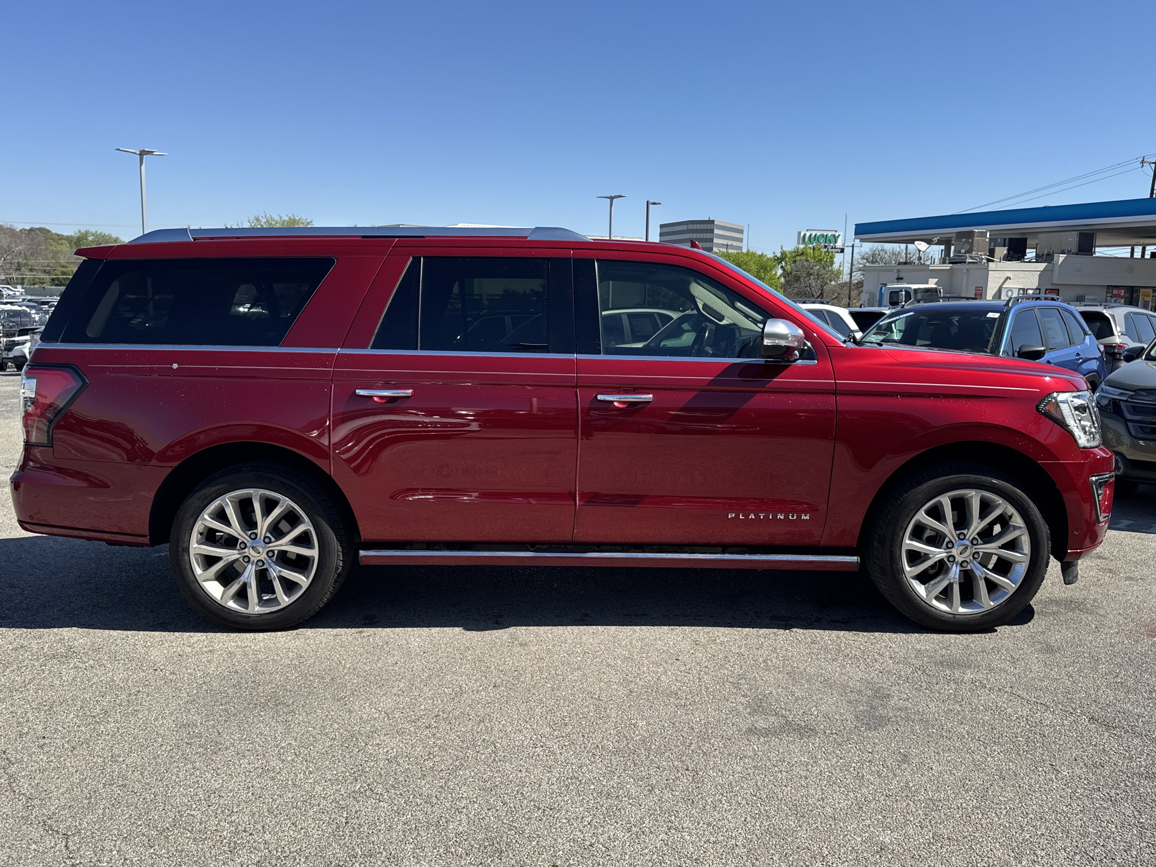 Used 2018 Ford Expedition Max Platinum image 2