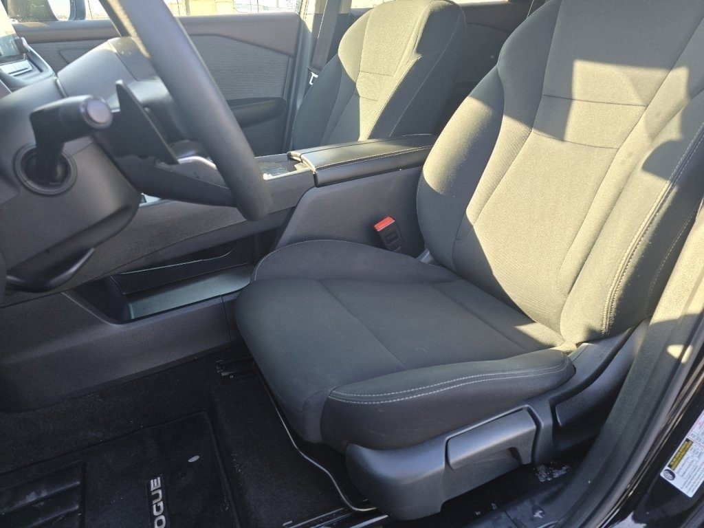 Used 2023 Nissan Rogue S image 20