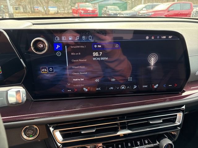 Used 2026 Chevrolet Traverse Z71 image 13