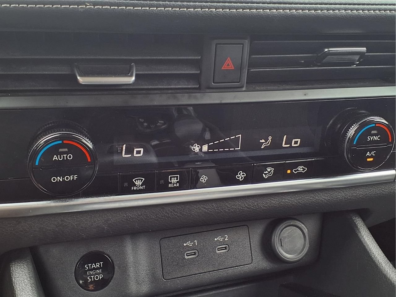 Used 2024 Nissan Rogue SV AWD/4WD image 16