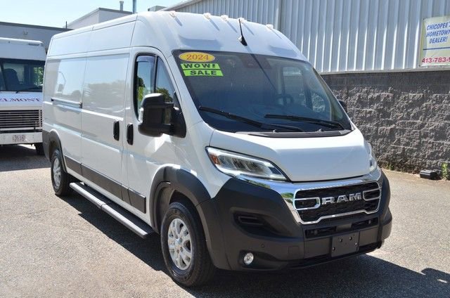 Used 2024 RAM ProMaster 2500 w/ Quick Order Package 22G SLT FWD image 2