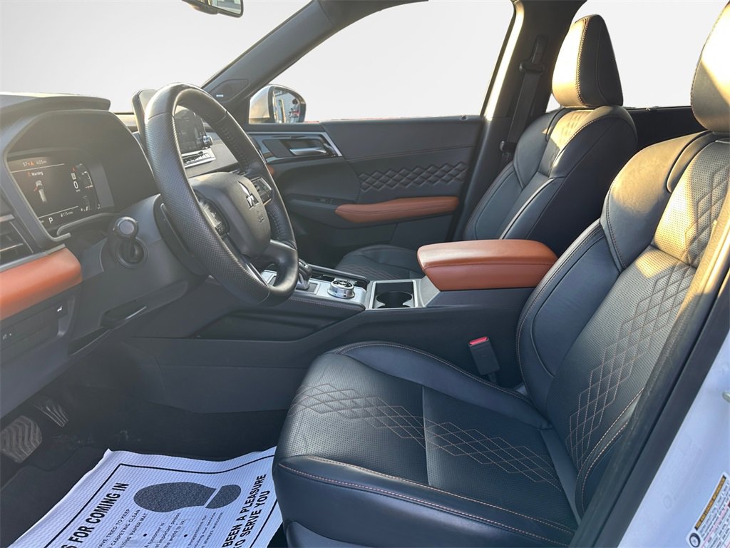 Used 2024 Mitsubishi Outlander SEL image 12