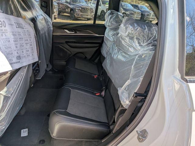 New 2026 Jeep Grand Cherokee Altitude AWD/4WD image 12