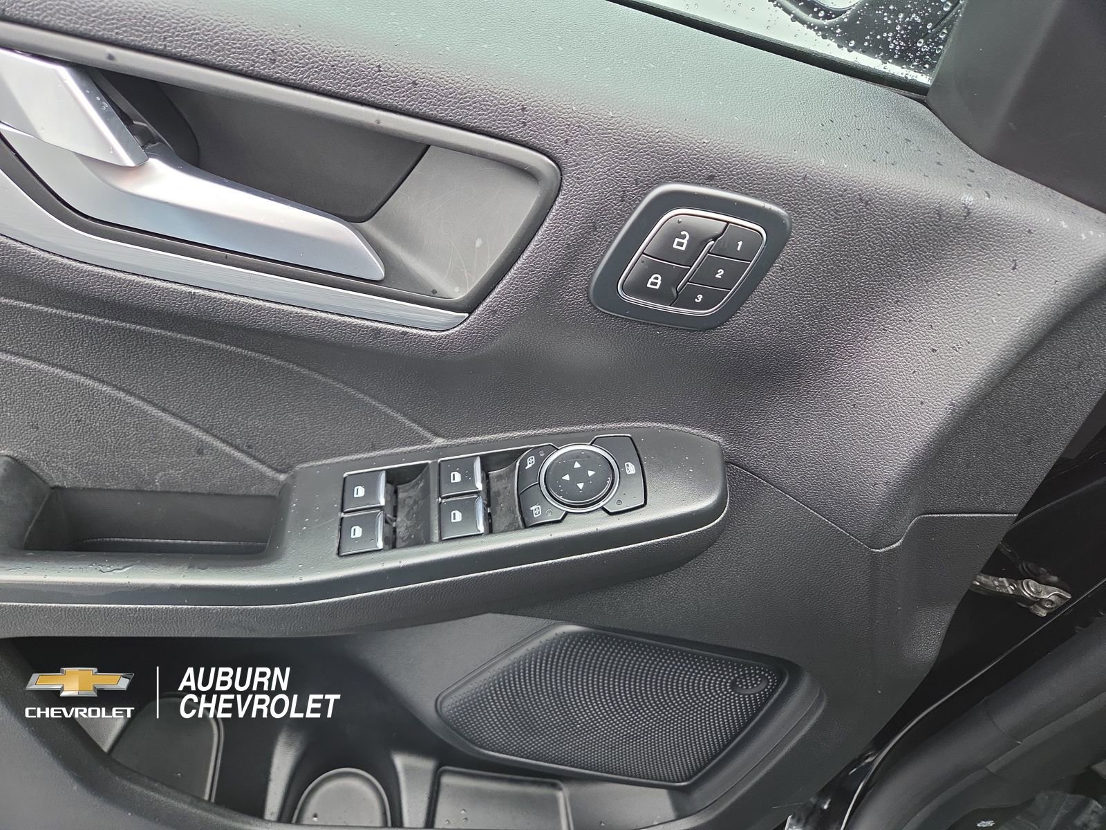 Used 2025 Ford Escape Platinum AWD/4WD image 15