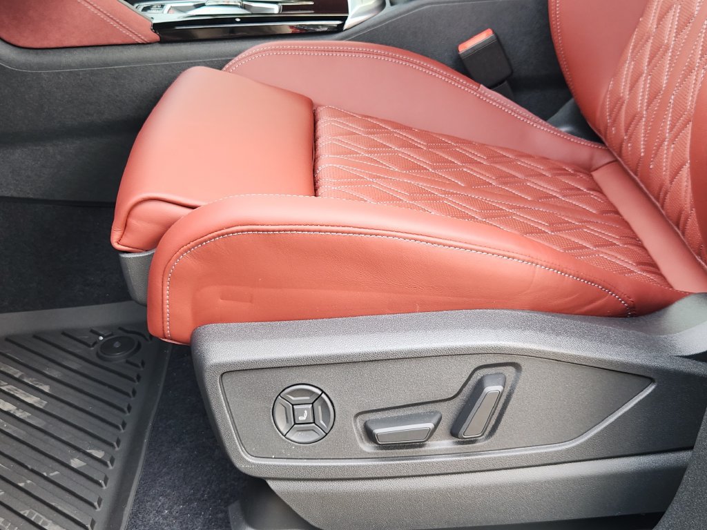 New 2026 Audi SQ5 Prestige AWD/4WD image 30
