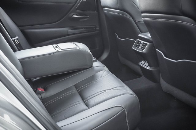 Used 2021 Lexus ES 350 Luxury image 24