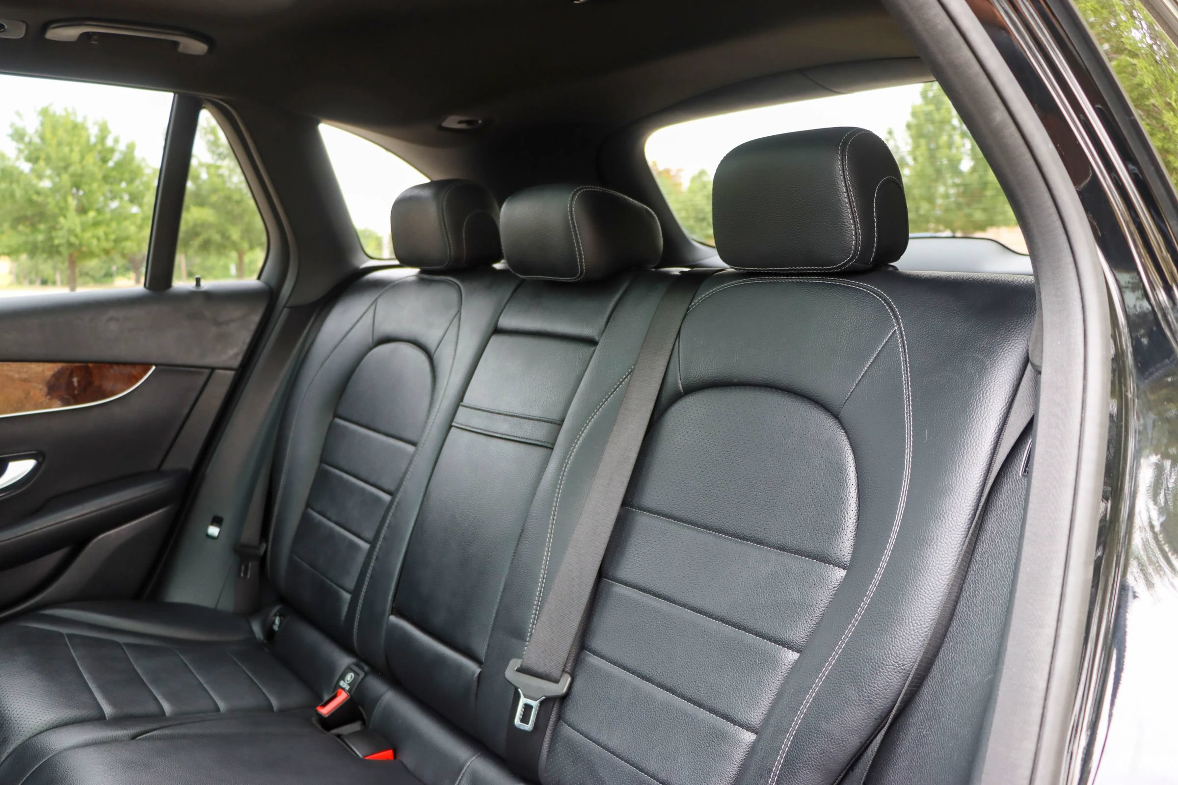 Used 2018 Mercedes-Benz GLC 300 w/ Multimedia Package image 17