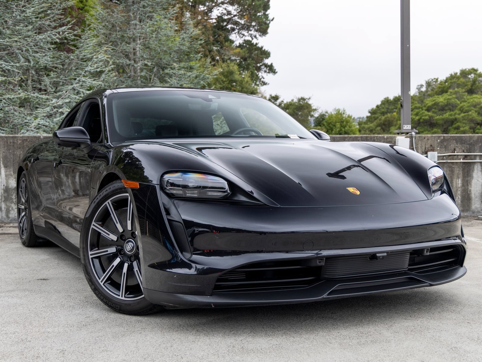 Certified 2023 Porsche Taycan w/ Premium Package RWD image 9