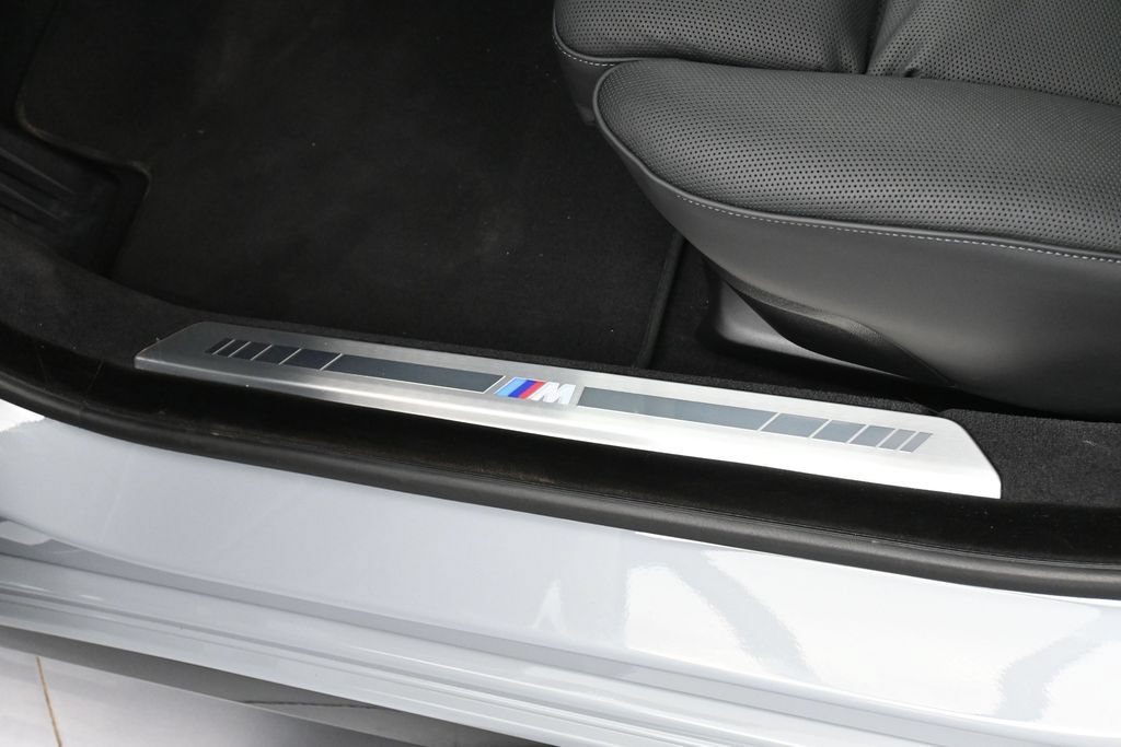 Used 2025 BMW 760i xDrive AWD/4WD image 17