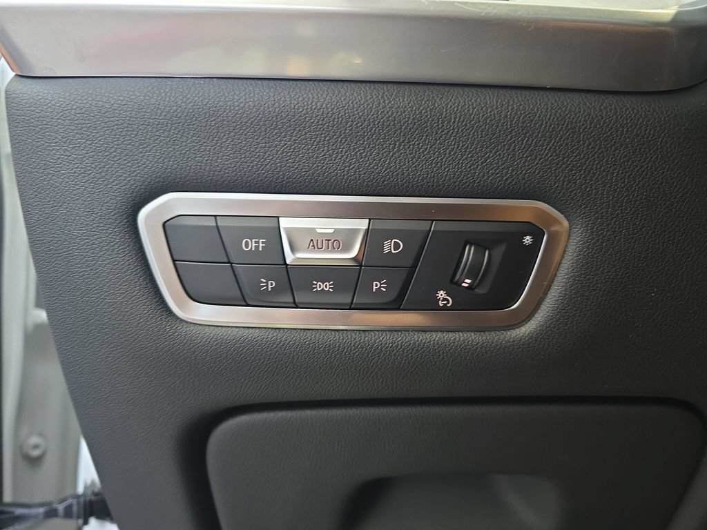 Used 2023 BMW X7 xDrive40i w/ Executive Package AWD/4WD image 30