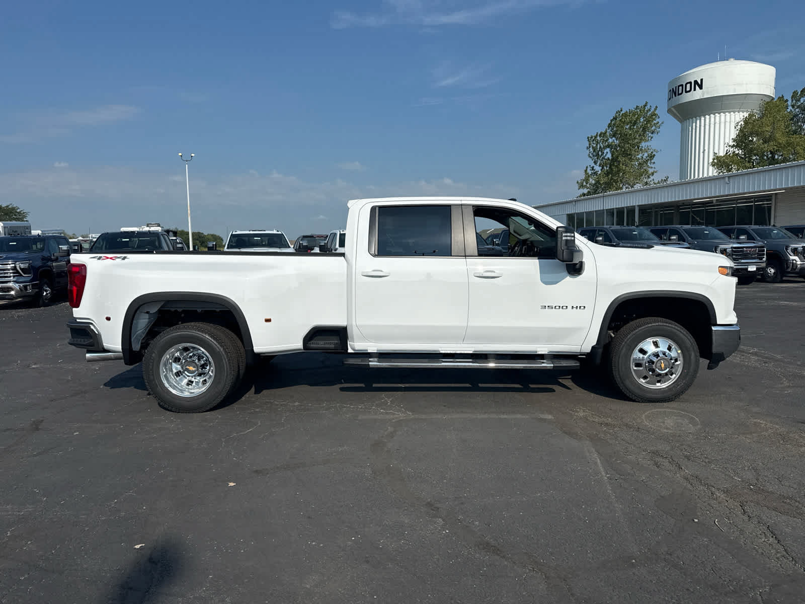 New 2026 Chevrolet Silverado 3500 LT w/ All Star Edition AWD/4WD image 6