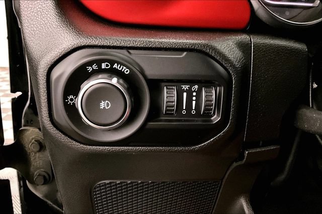 Used 2022 Jeep Wrangler Unlimited Rubicon w/ Dual Top Group AWD/4WD image 35