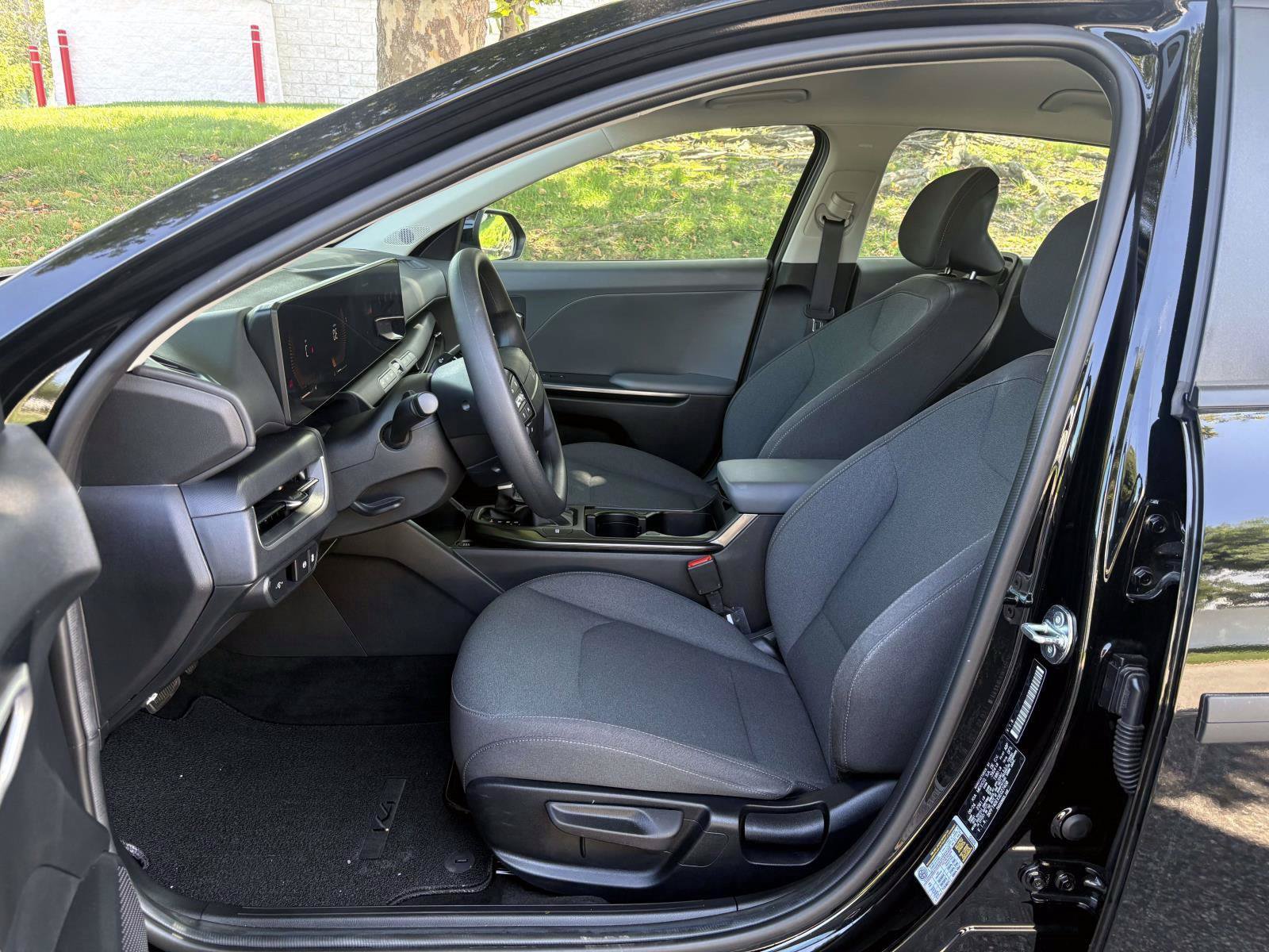 Certified 2025 Kia K4 FWD image 20