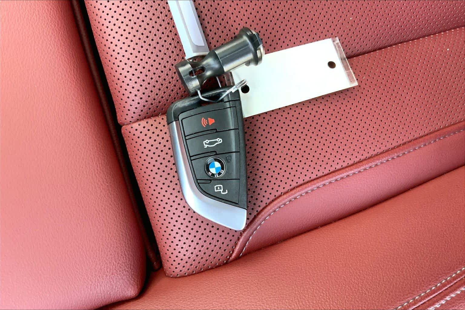 Used 2024 BMW 330i xDrive Sedan w/ Convenience Package AWD/4WD image 14