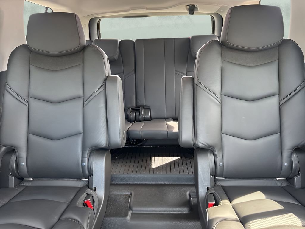 Used 2020 Cadillac Escalade Luxury image 13