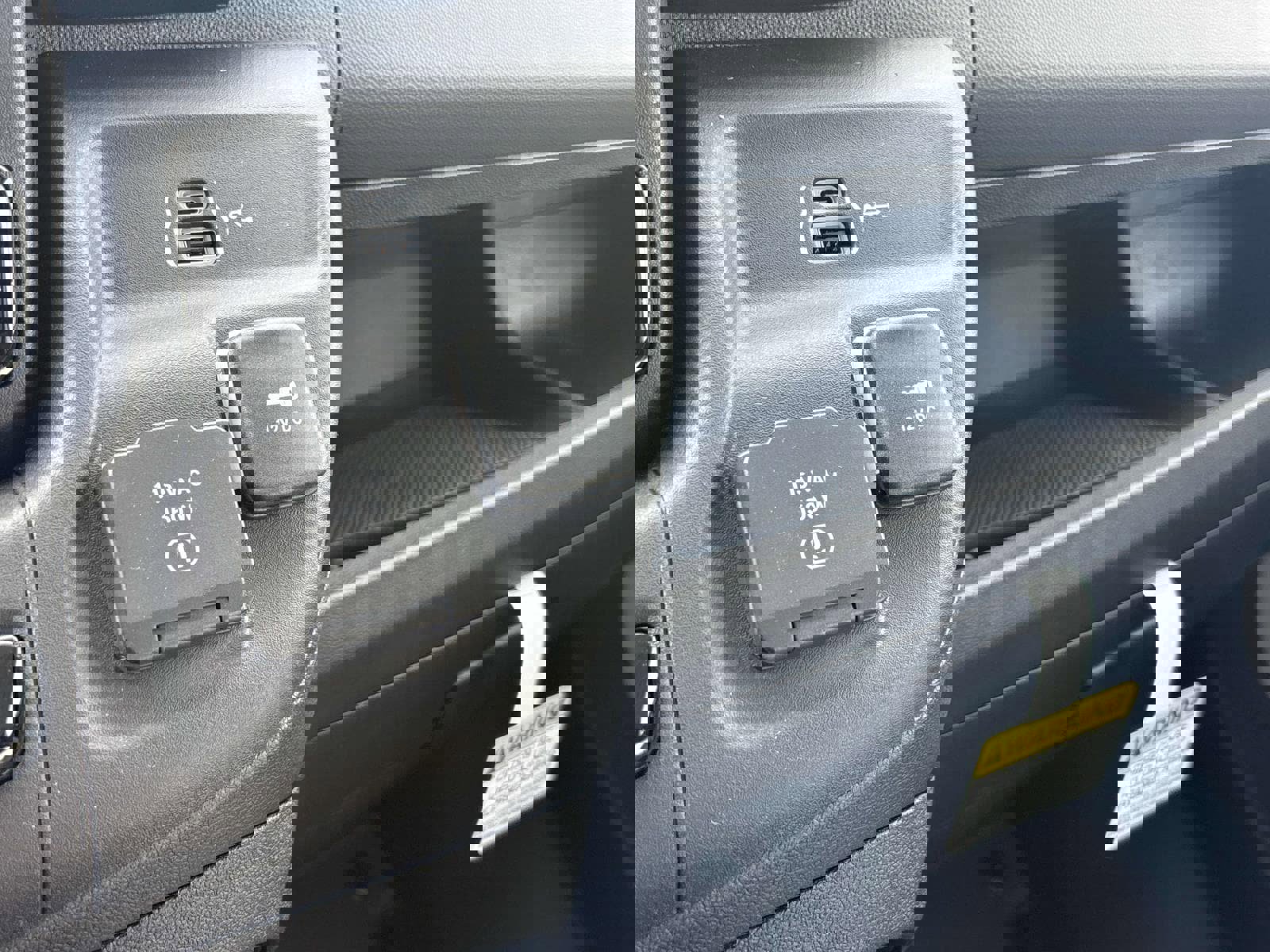 New 2025 RAM ProMaster 1500 w/ Quick Order Package 22G SLT image 9