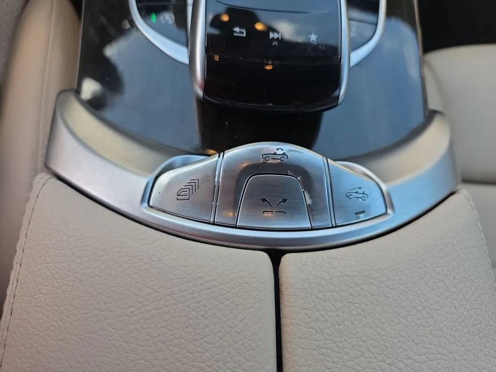 Used 2017 Mercedes-Benz C 300 4MATIC Cabriolet image 41