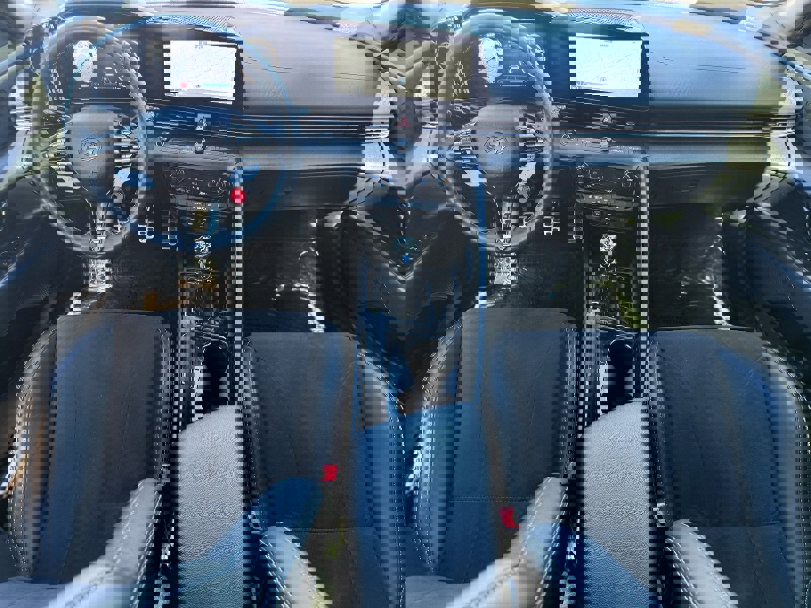 Used 2025 Hyundai Elantra N Base image 30