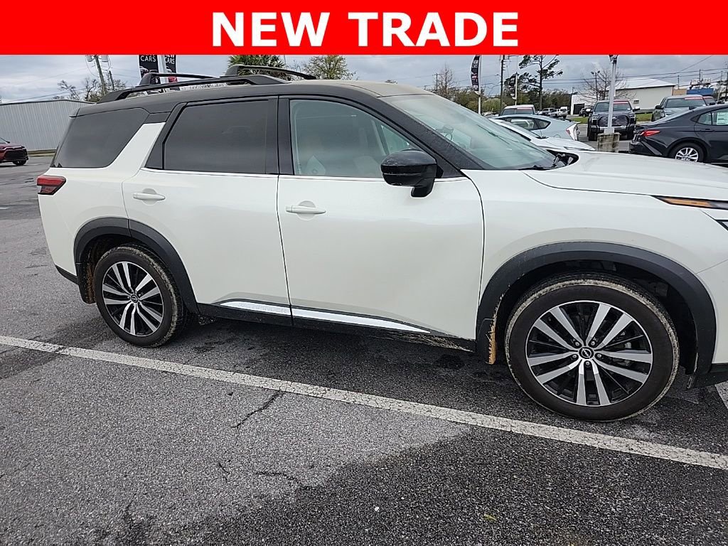 Used 2024 Nissan Pathfinder Platinum w/ Cargo Package image 5