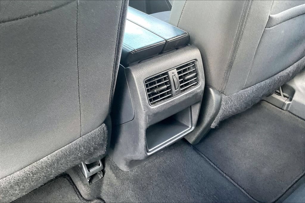 Used 2024 Nissan Rogue S AWD/4WD image 10