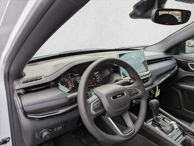 New 2026 Jeep Compass Latitude image 12