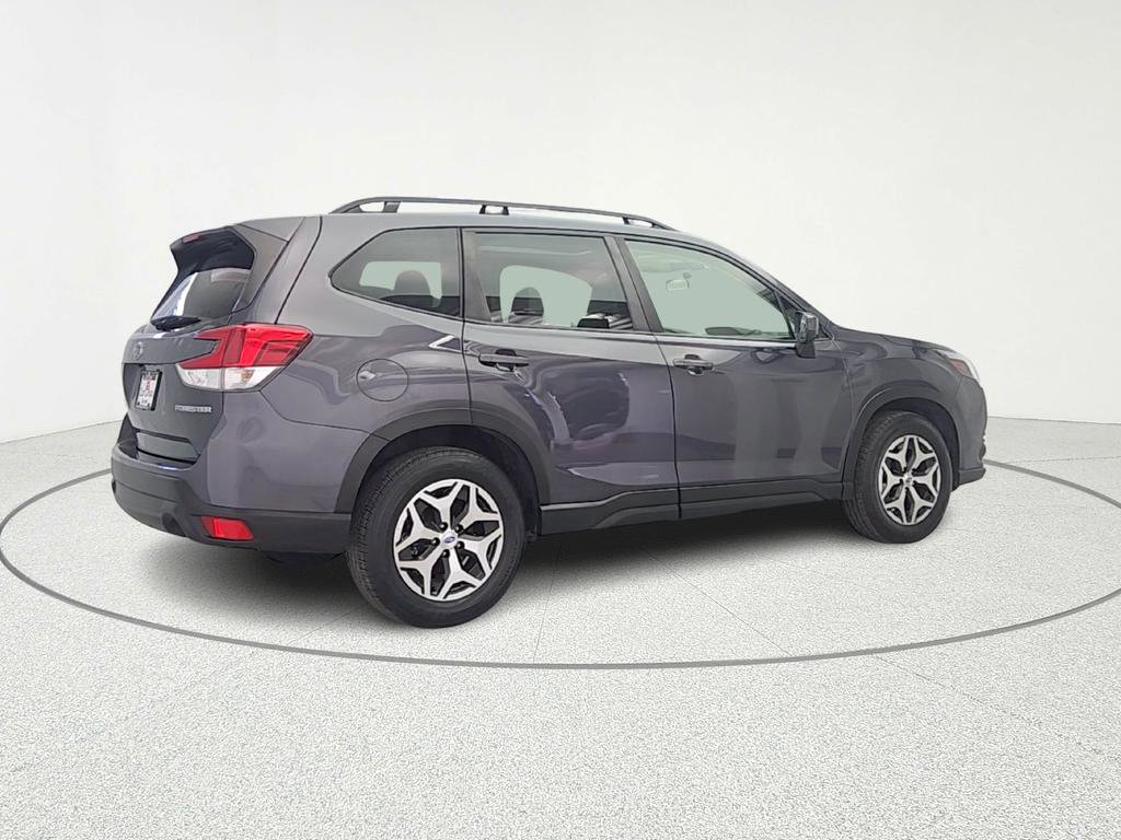Used 2022 Subaru Forester Premium image 8