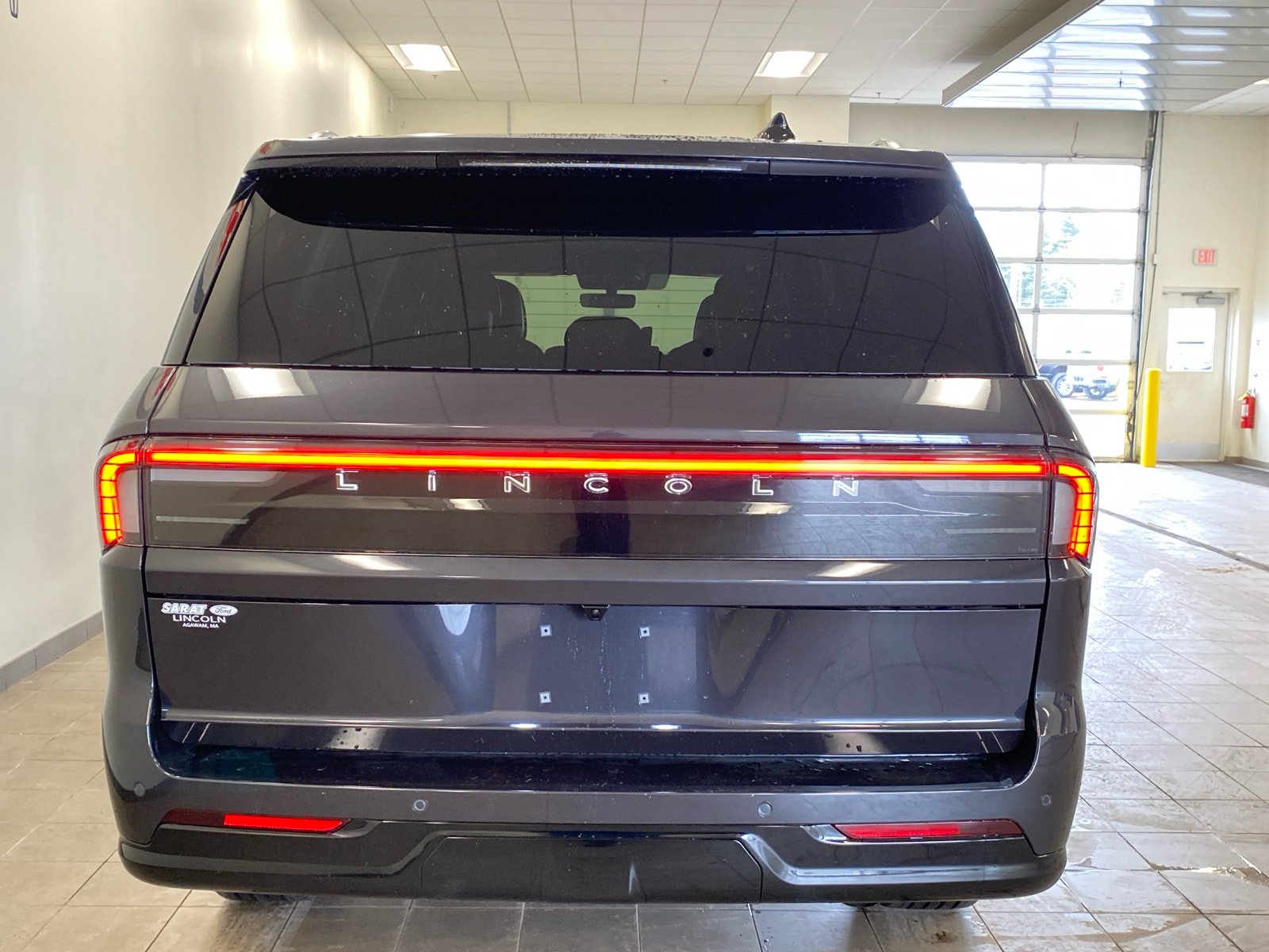 New 2026 Lincoln Navigator L Reserve AWD/4WD image 6