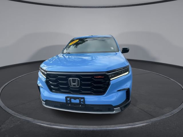 Used 2025 Honda Pilot TrailSport image 5